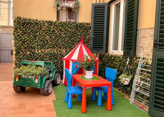 Santa Croce Garden Apartment